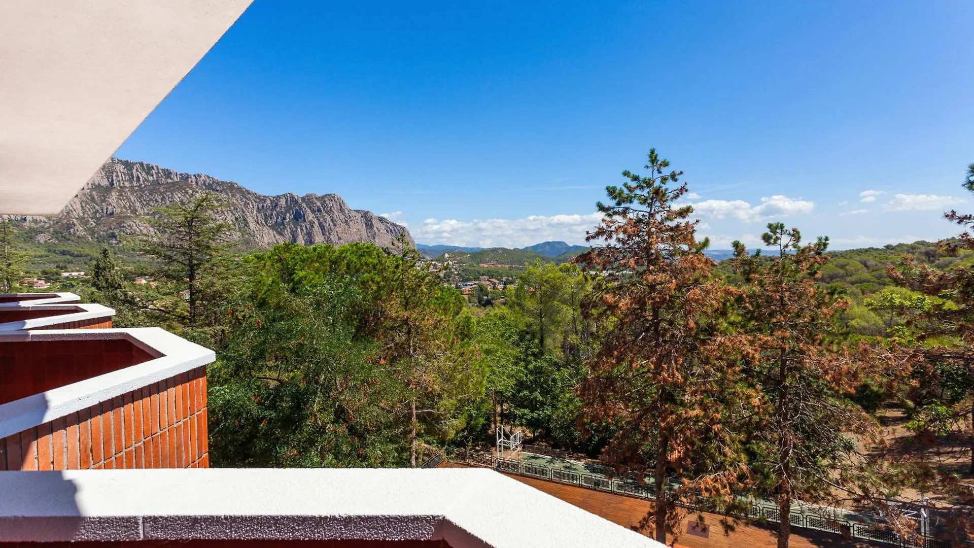 Ξενοδοχείο Checkin Montserrat Collbató